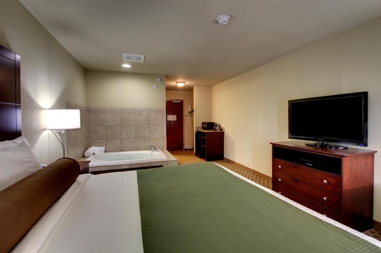 Cobblestone Inn & Suites - Carrington Eksteriør billede